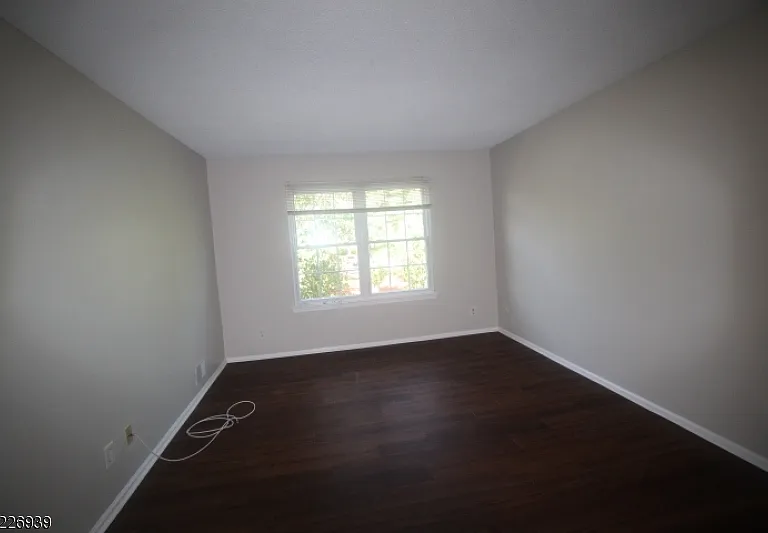 201 Robertson Way — Photo 8