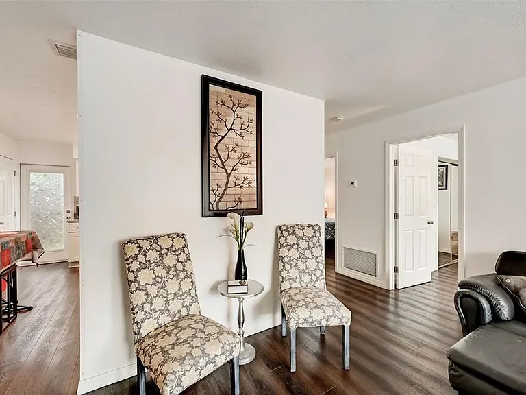 618 S Osprey Ave — Photo 6