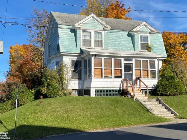 442 Prospect St, Hudson, NY 12534