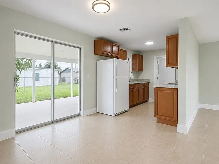 3982 Wheaton Ct — Photo 5