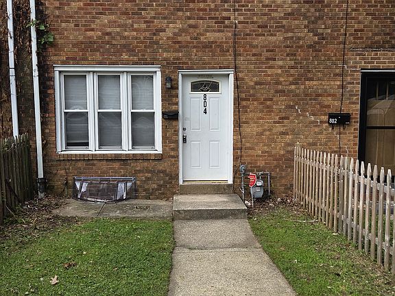2nd image of 804 E 28th St