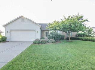 520 Oakwood Dr, Oregon, WI 53575