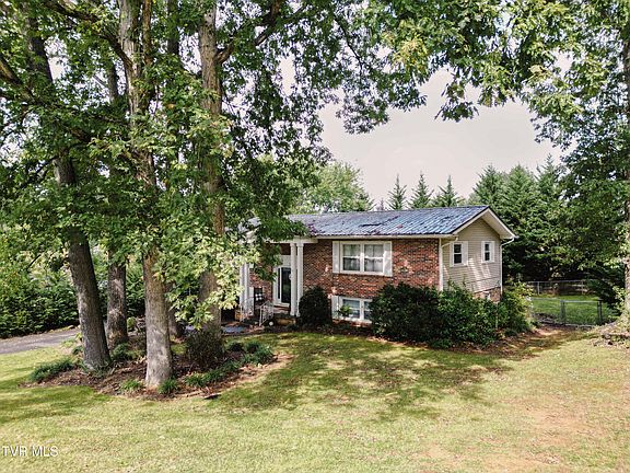 4th image of 1403 Brentwood Dr