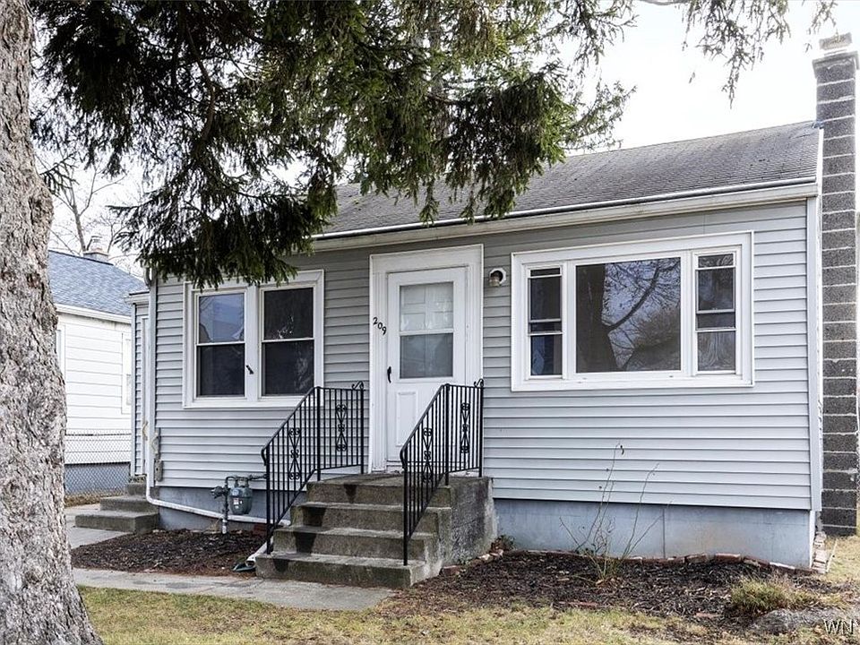 1st image of 209 Saint Lawrence Ave