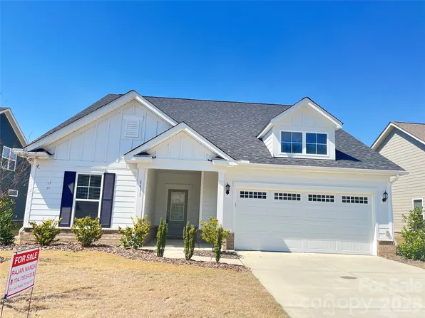 1111 Kalli Dr, Matthews, NC 28104