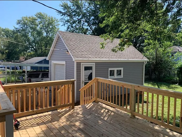 2416 Doniphan Ave — Photo 6