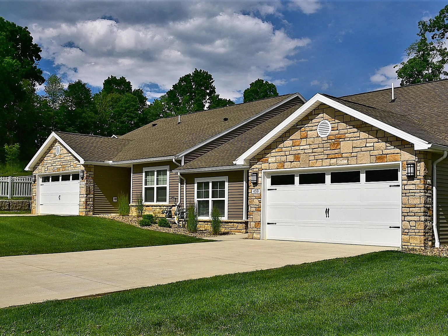 Redwood Cuyahoga Falls West Bath Road — Photo 1