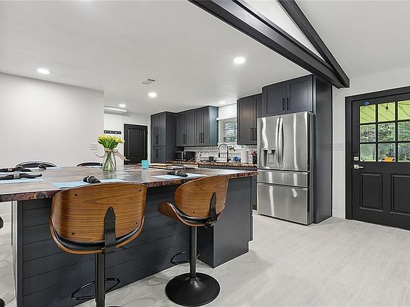 5th image of 46307 Beckie Dr