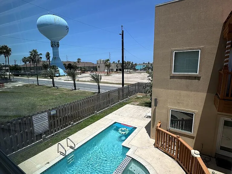 W Mesquite St — Photo 16