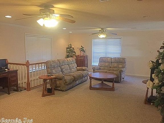 4th image of 417 W Davis Dr