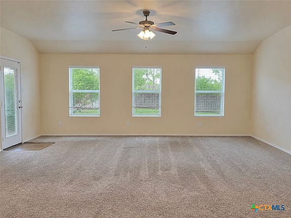 3rd image of 1015 Franklin Cir
