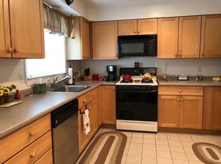 88 Chapel St #88, Newton, MA 02458