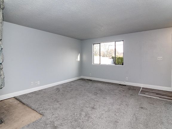 3rd image of 7434 S Sheridan Ave