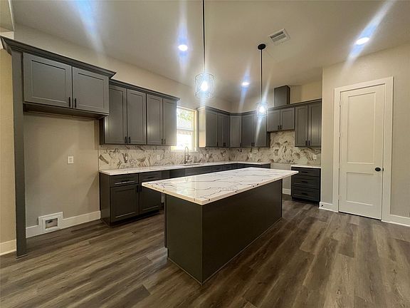 5th image of 28807 Champion Oaks Dr