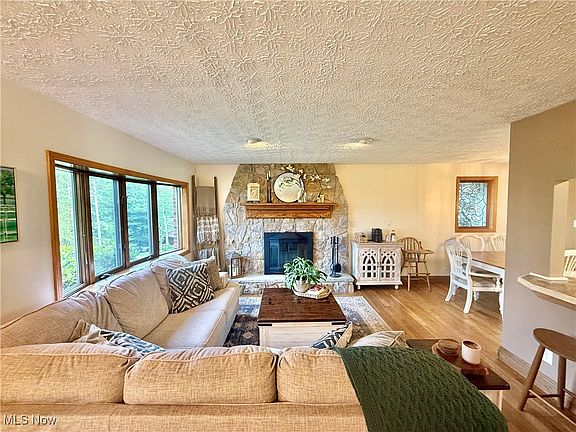 4th image of 153 Lowes Dr