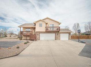571 W Bogey Dr, Pueblo West, CO 81007
