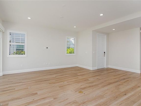 5th image of 2640 Seychelles CIR #2804