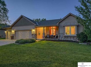 17112 Emiline St, Omaha, NE 68136