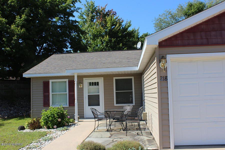 1st image of 218 Devonwood Dr