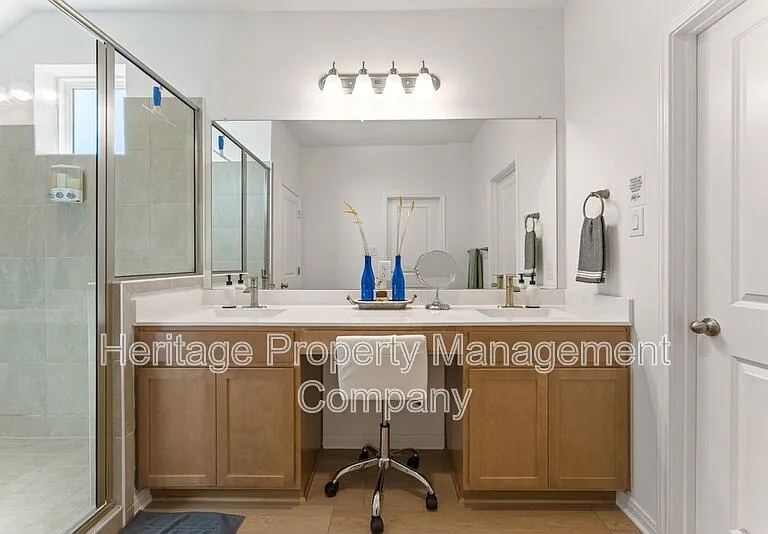2119 Hofstaat — Photo 33