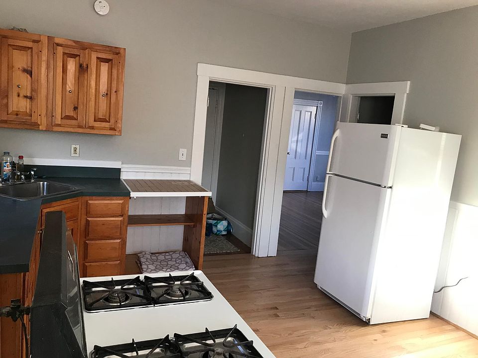Large sunny eat in kitchen