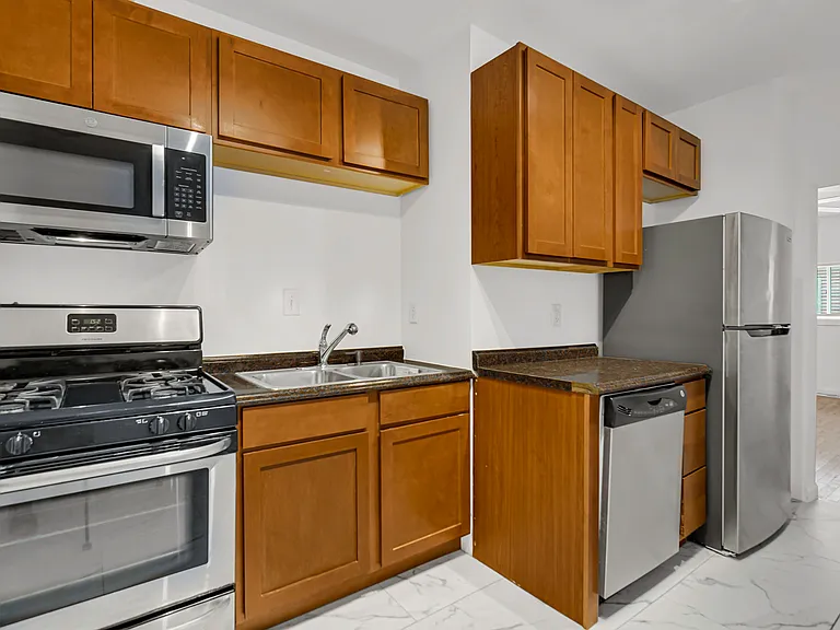 555 S Locust St #1 — Photo 3