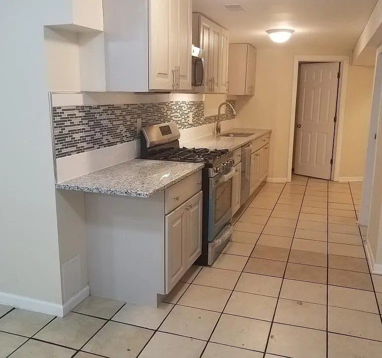 Kitchen 001