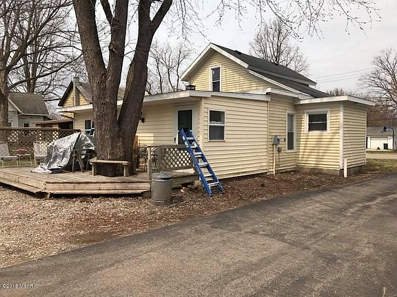 2nd image of 14 W Bacon St