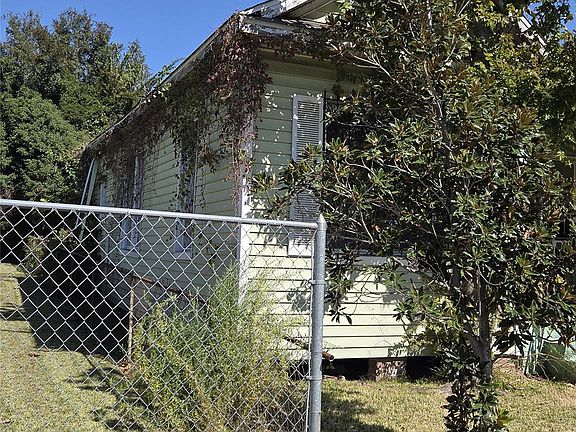 5th image of 7933 Goode St