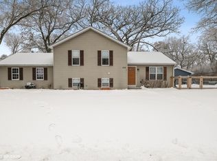190 Lakewood Dr, Antioch, IL