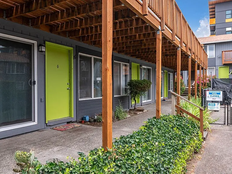Moreland Place Apartments — Photo 28