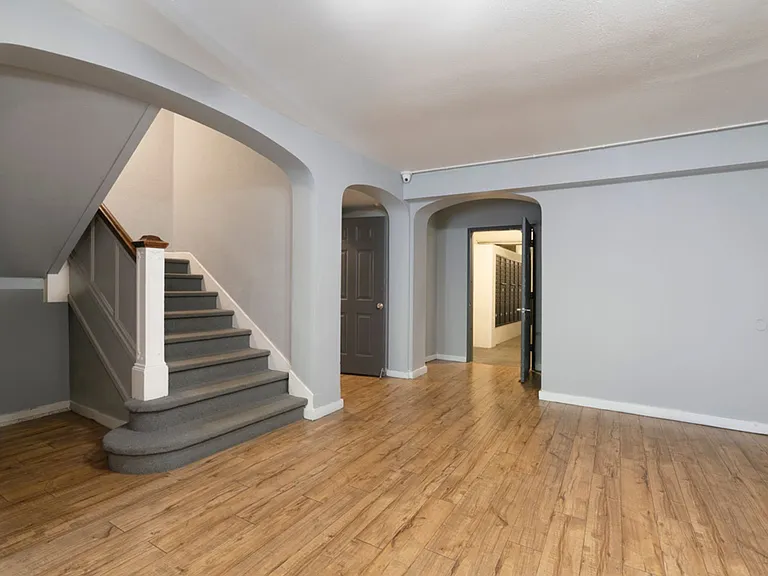 Charlesgate Apartments - Vintage Studios — Photo 17