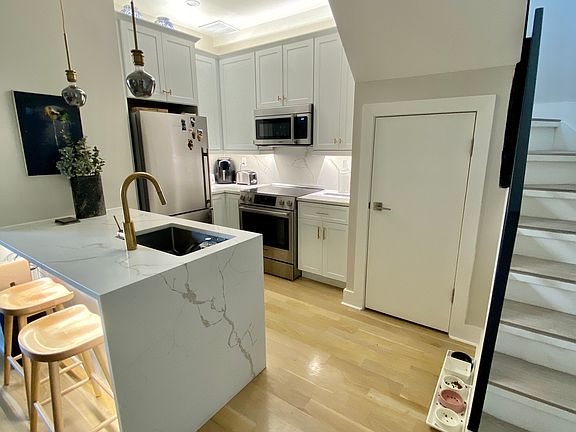 4th image of 573 Gates Ave #Penthouse 4