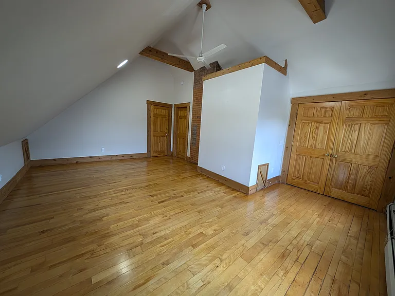 541 University Ave #5 — Photo 28