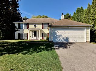 67 Constance Way W, Rochester, NY 14612