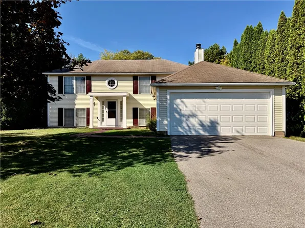67 Constance Way W, Rochester, NY 14612
