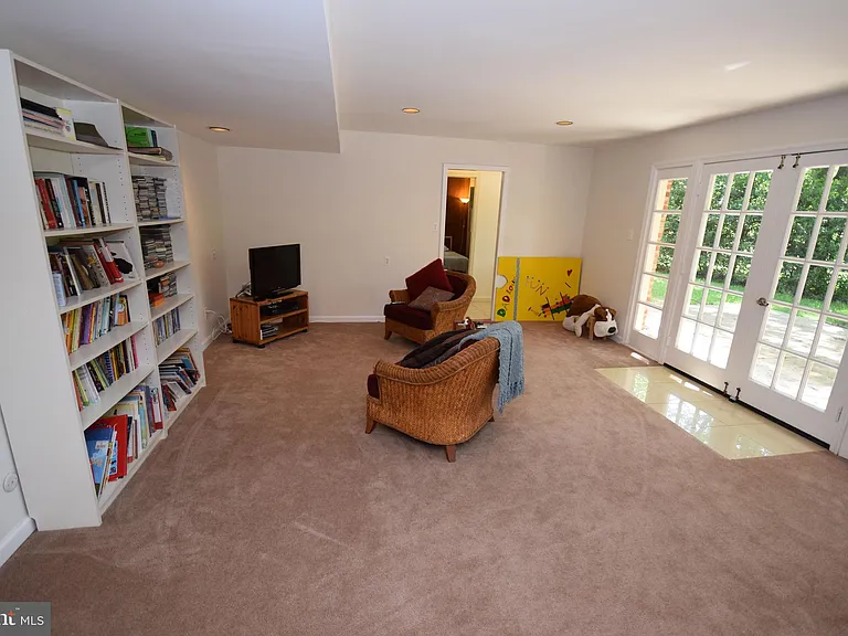 6728 Sulky Ln — Photo 25