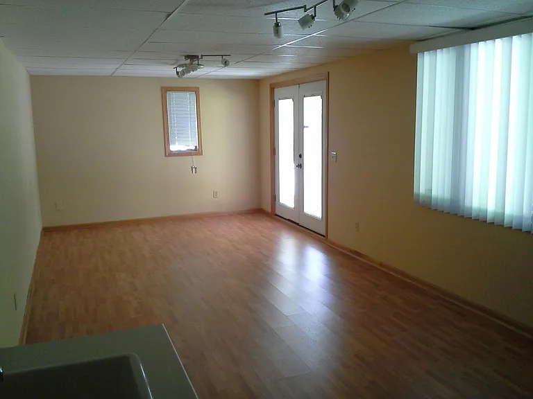 430 Zinnia Ln N — Photo 10