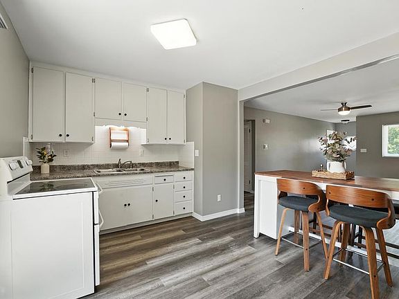 5th image of 5622 N Strathbury Ave