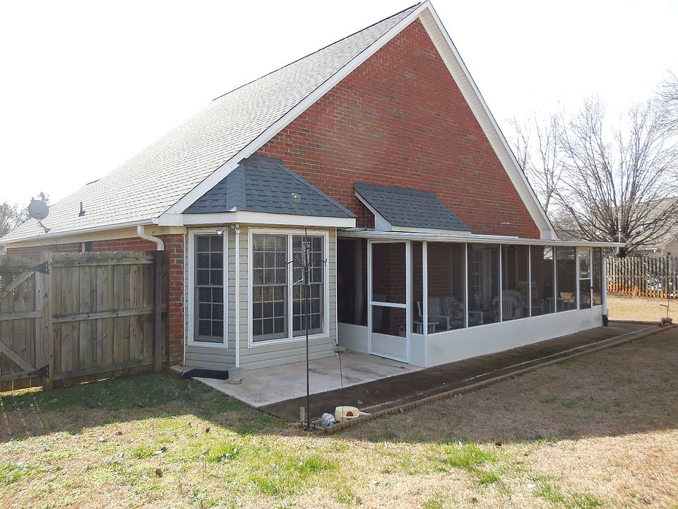2nd image of 104 Williston Way