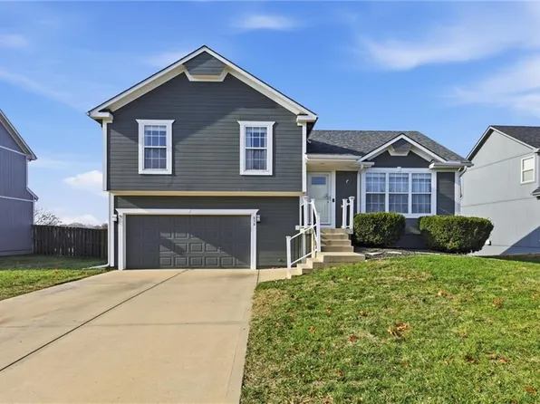 834 N Juniper Ct, Gardner, KS 66030