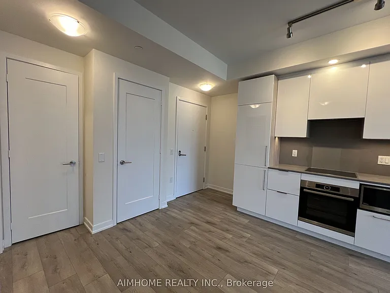 28 Freeland St #2305 — Photo 4