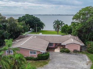 204 Riverside Dr, Melbourne Beach, FL 32951