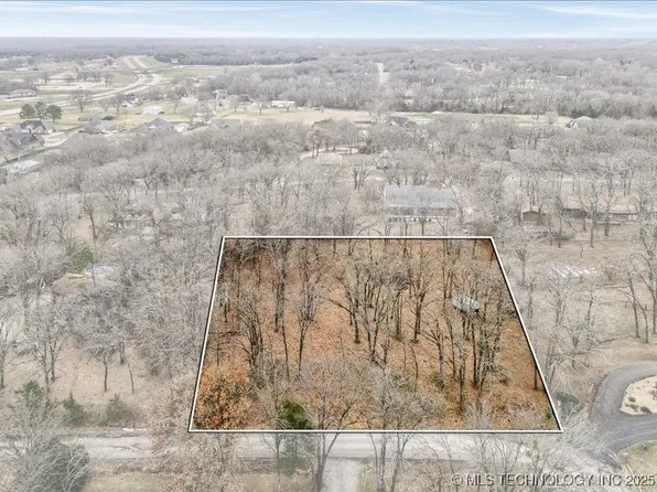 Mills Dr, Durant, OK 74701