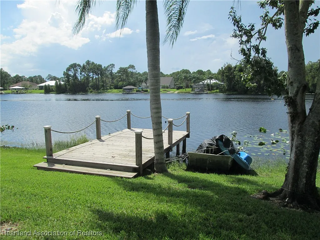 3 bed, 2.0 bath, 1816 sqft, $2,500 — Photo 4