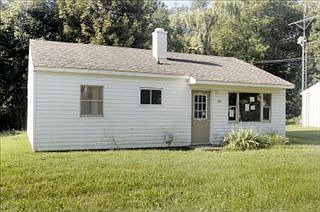 2nd image of 828 Shumway Ave