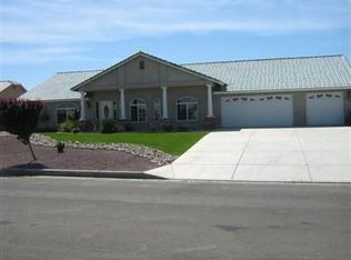 19209 Catalina Rd, Apple Valley, CA 92308