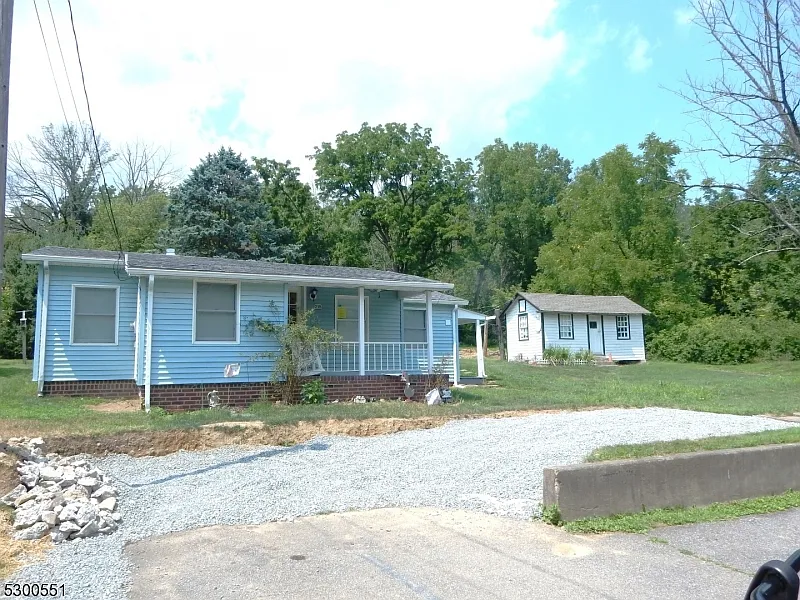 1 bed, 1.0 bath, $1,800 — Photo 2