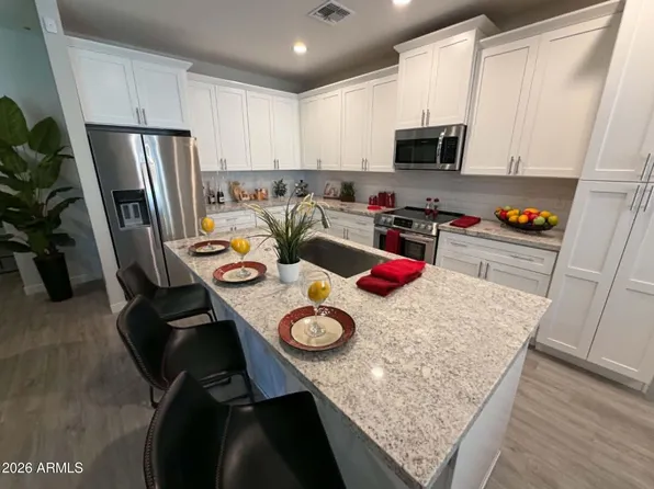 630 W BEVERLY Road, Phoenix, AZ 85041