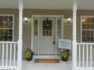 11 Manchonis Rd, Wilbraham, MA 01095